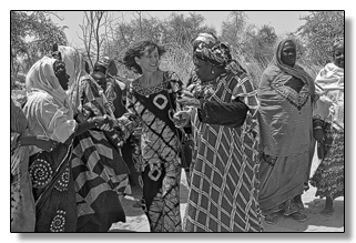 Regina mit Frauen in Timbuktu
